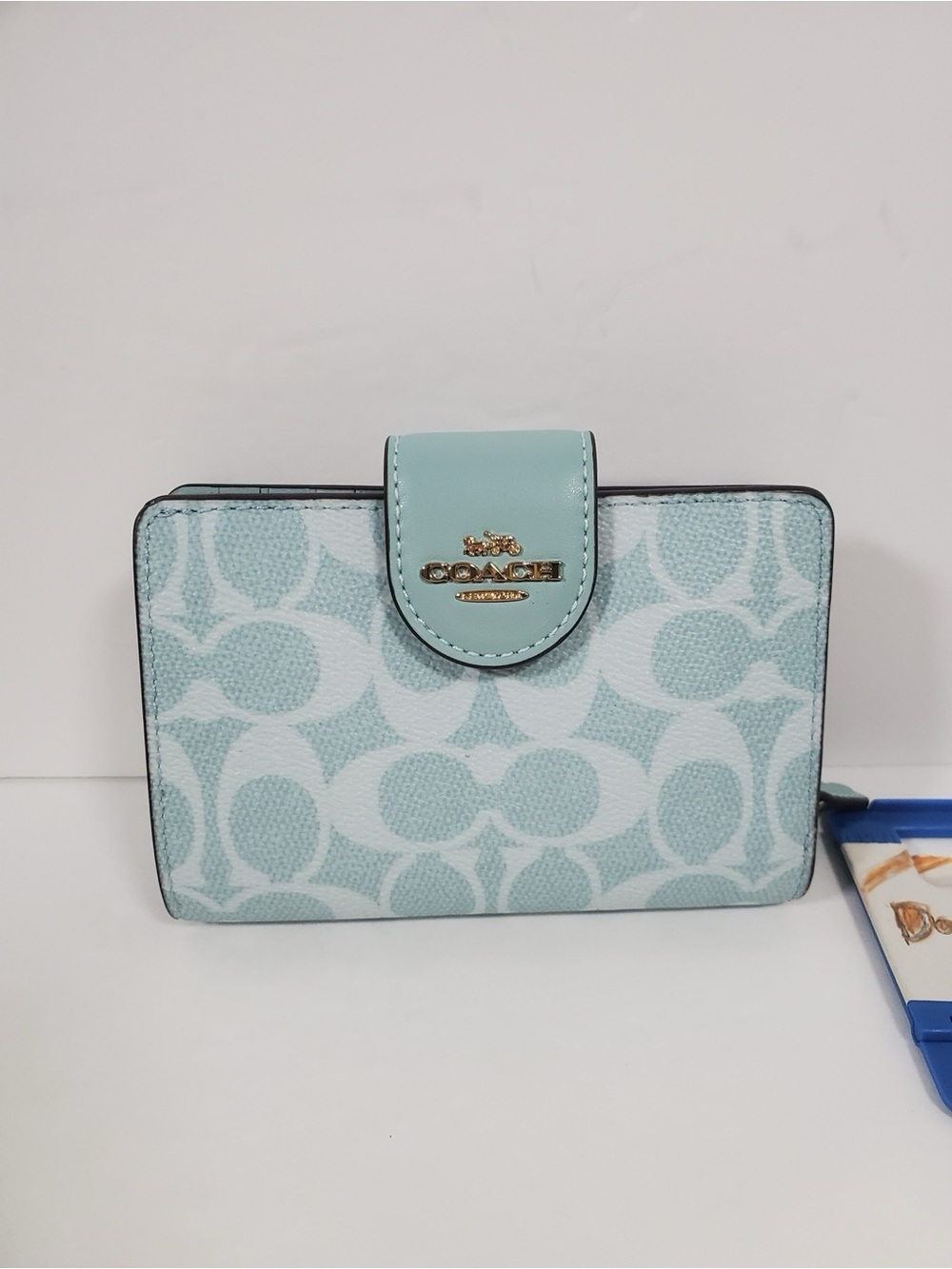 NWT Coach Medium Corner Zip Wallet